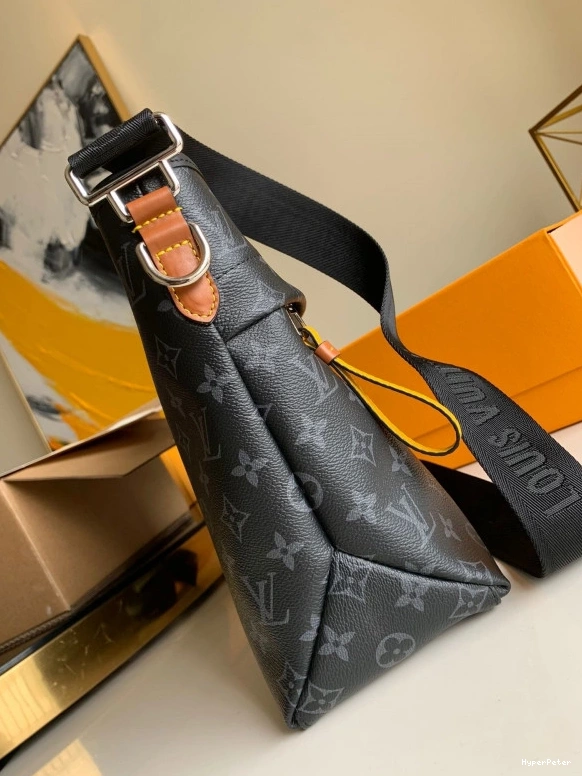 MESSENGER LOUIS VUITTON BAG 0809